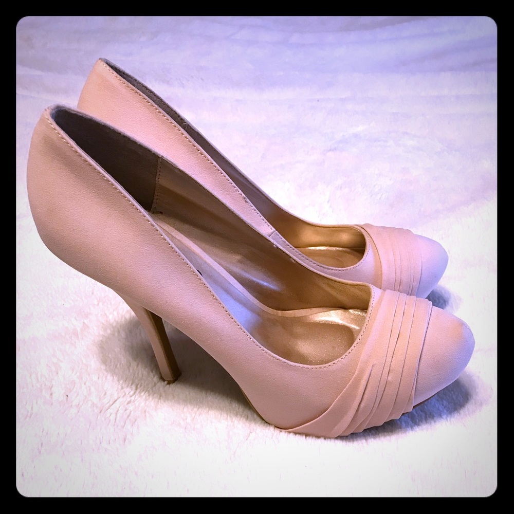 💄SOLD💄Size 11 Baby Pink Heels